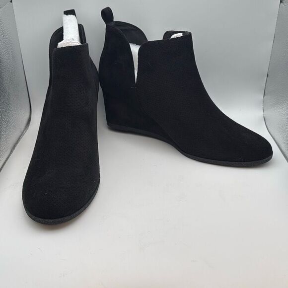 CUSHIONAIRE Women's Pull On Wedge Bootie -โSoft Vegan Suede SIZE 10 BLACK - Picture 7 of 8